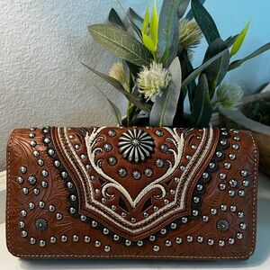 Montana West Brown and Cream Embroidered Clutch Trifold Wallet